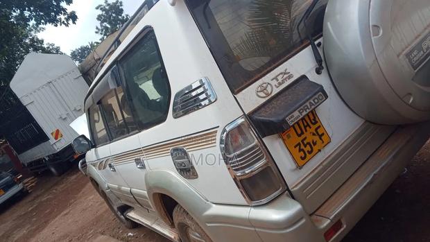 Toyota Land Cruiser Prado 2002 White