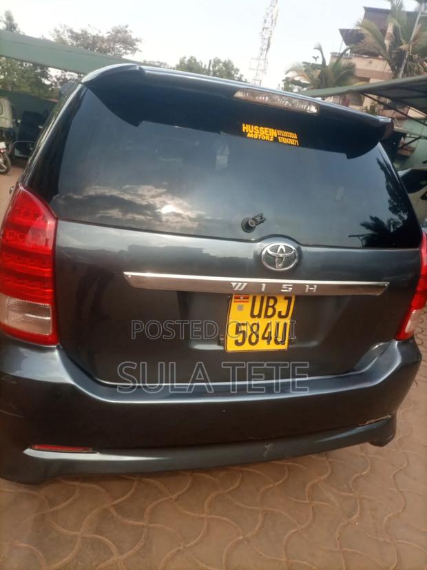 Toyota Wish 2007 Gray