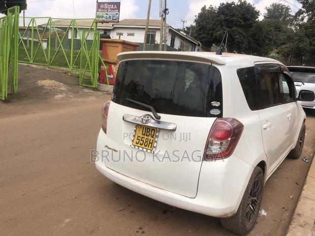 Toyota Ractis 2010 White