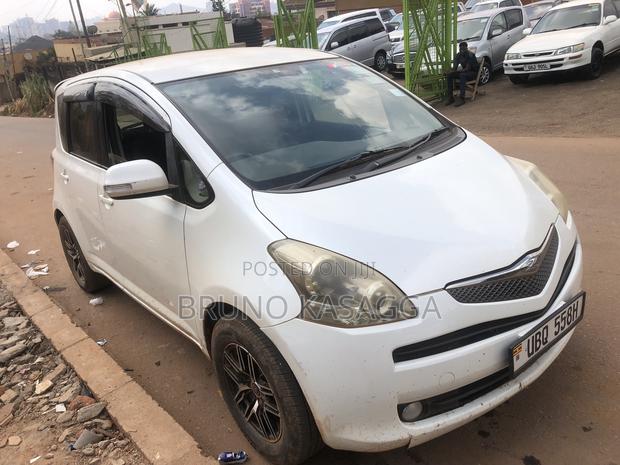 Toyota Ractis 2010 White