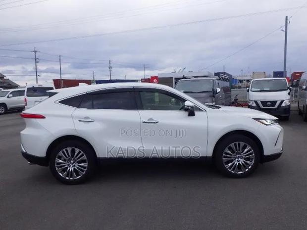 Toyota Harrier 2.0 2021 Pearl