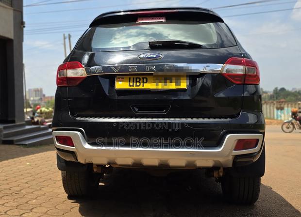 Ford Everest 2016 Blue