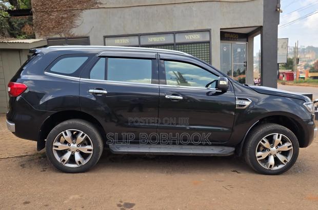Ford Everest 2016 Blue