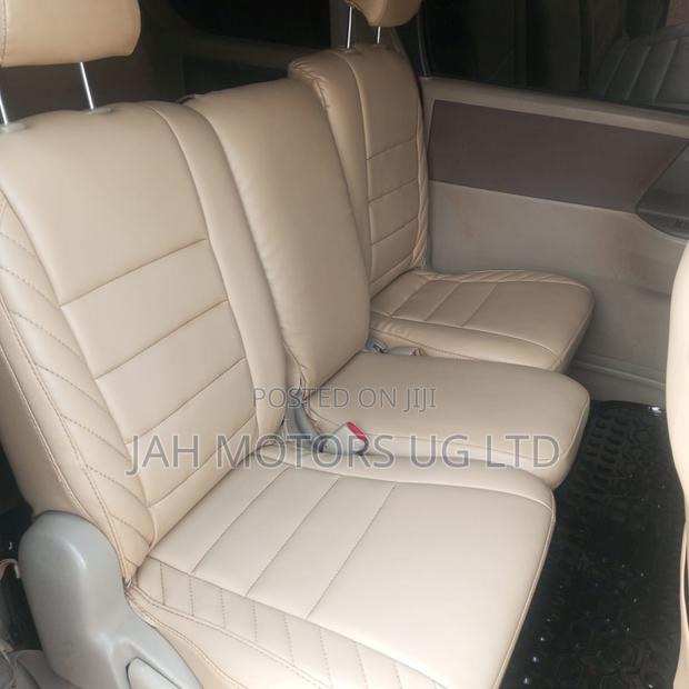 Toyota Noah 2.0 143hp FWD (8 Seater) 2009 White