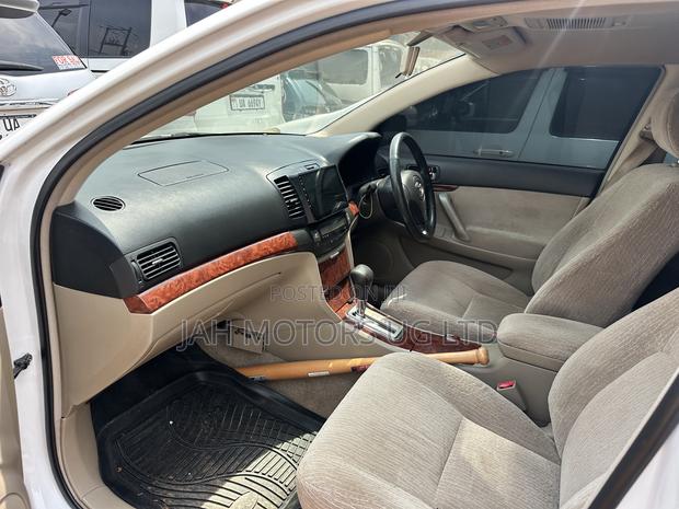 Toyota Premio 2004 White