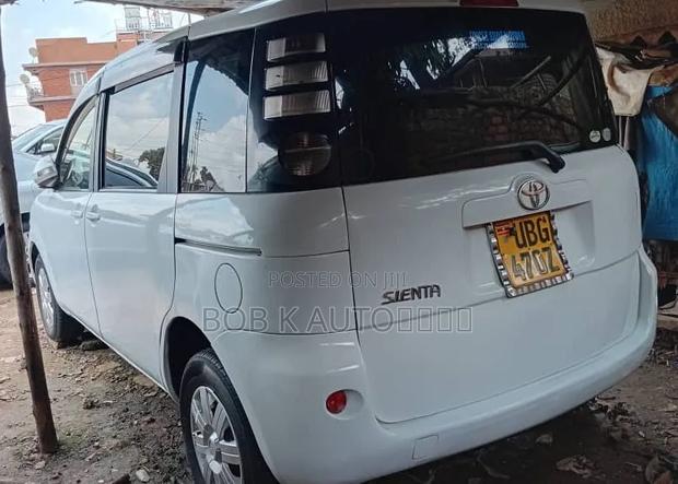 Toyota Sienta 2008 White
