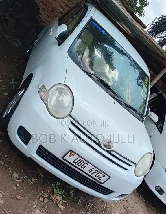 Toyota Sienta 2008 White