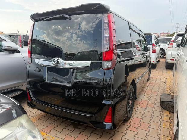 Toyota Noah 2015 Black