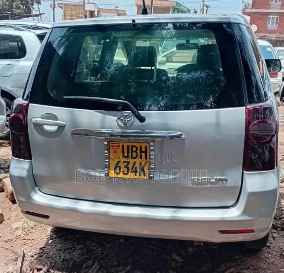 Toyota Raum 2008 Silver