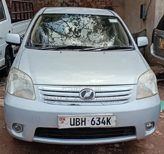 Toyota Raum 2008 Silver