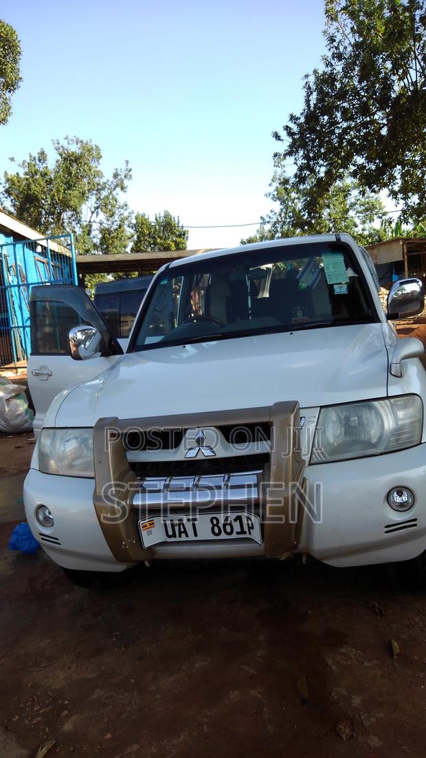 Mitsubishi Pajero IO 2003 White