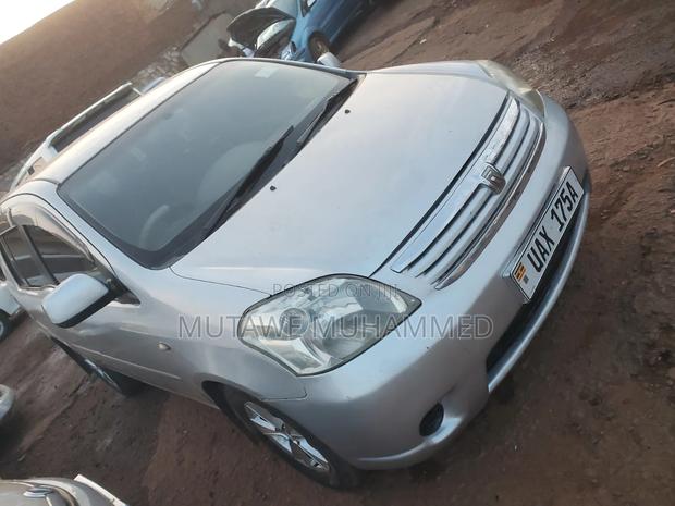 Toyota Raum 2007 Silver