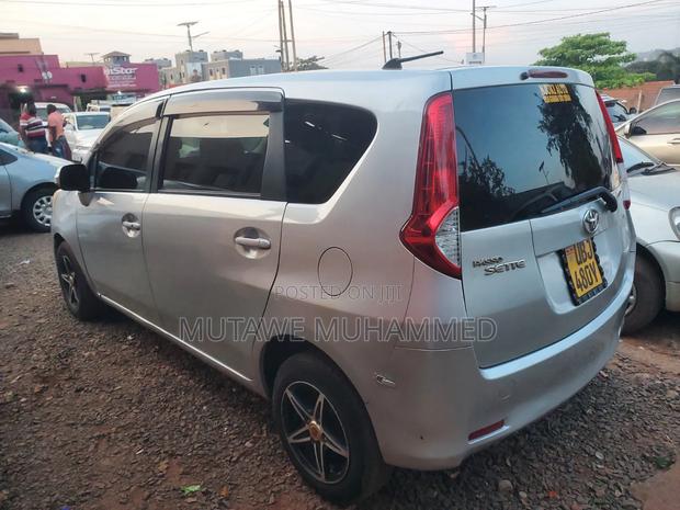 Toyota Sienta 2008 Silver