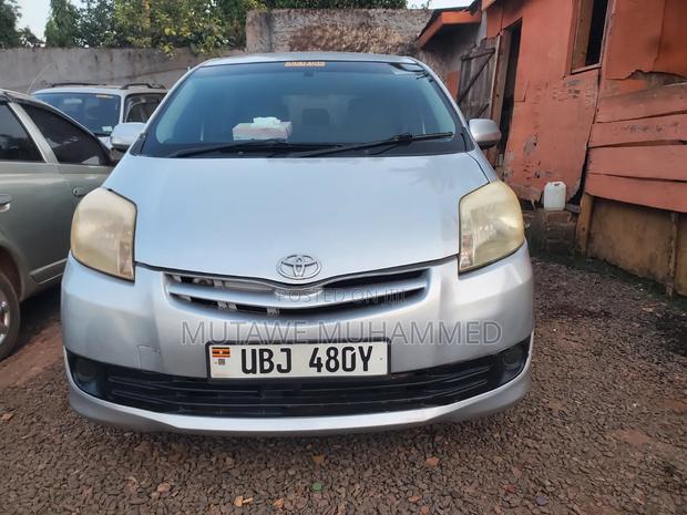 Toyota Sienta 2008 Silver