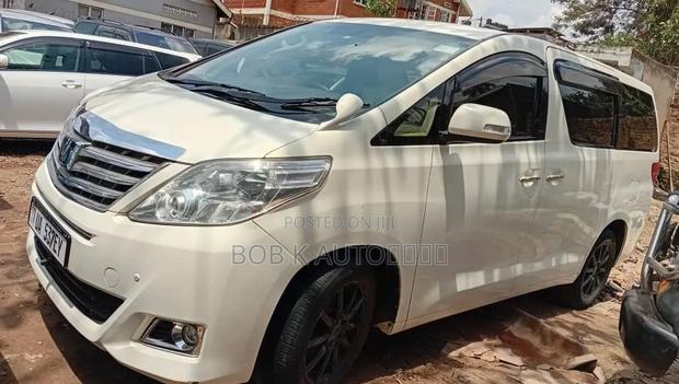 Toyota Alphard 2011 White