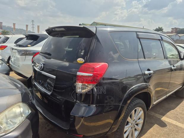 Toyota Vanguard 2013 Black
