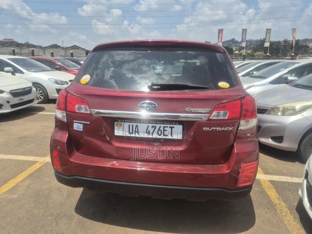 Subaru Outback 2011 Red