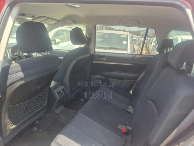 Subaru Outback 2011 Red