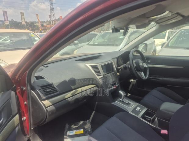 Subaru Outback 2011 Red