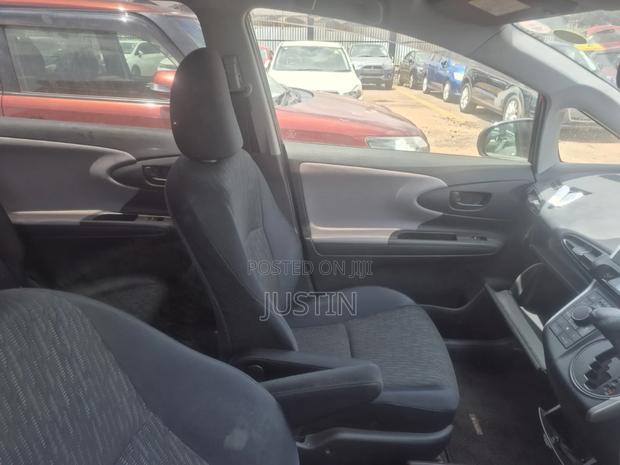 Toyota Wish 2012 Black