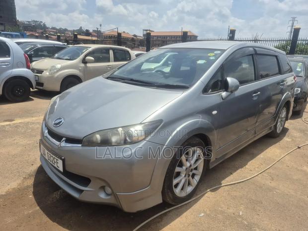Toyota Wish 2011 Silver