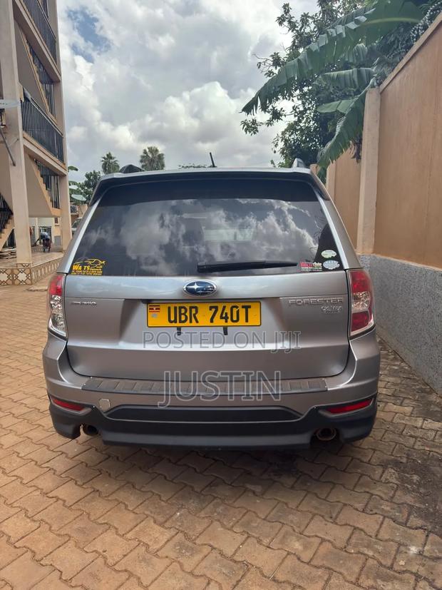 Subaru Forester 2011 Silver