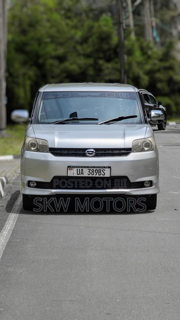 Toyota Corolla Rumion 2010 White