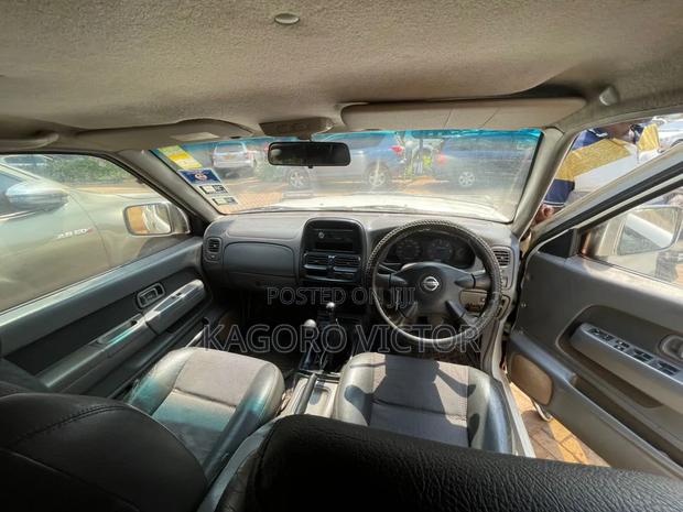 Nissan Hardbody 2002 White