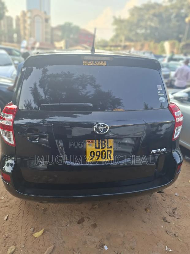 Toyota RAV4 2010 Black
