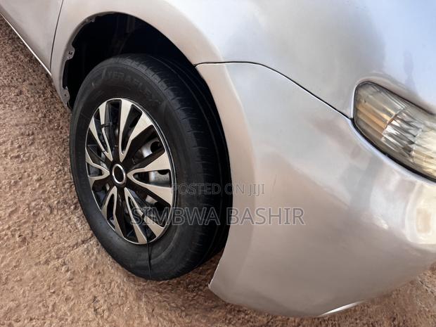 Toyota Sienta 2006 Silver