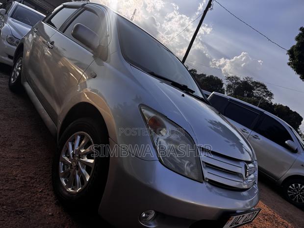 Toyota IST 2006 Silver