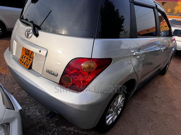 Toyota IST 2006 Silver