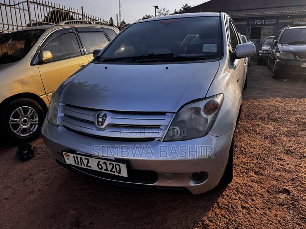 Toyota IST 2006 Silver