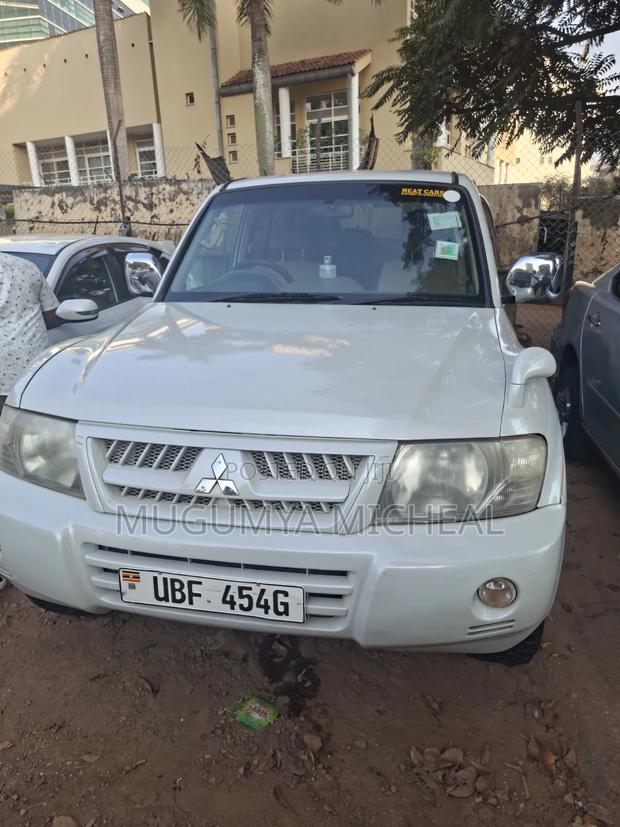 Mitsubishi Pajero 2006 White