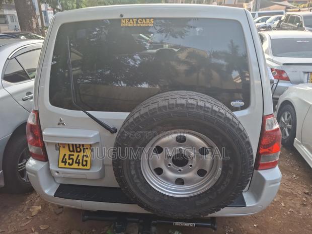 Mitsubishi Pajero 2006 White