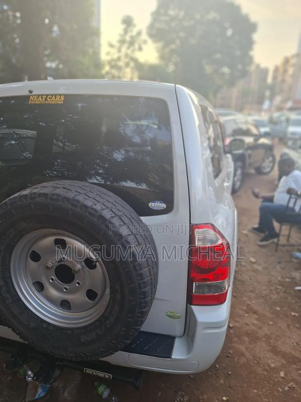 Mitsubishi Pajero 2006 White