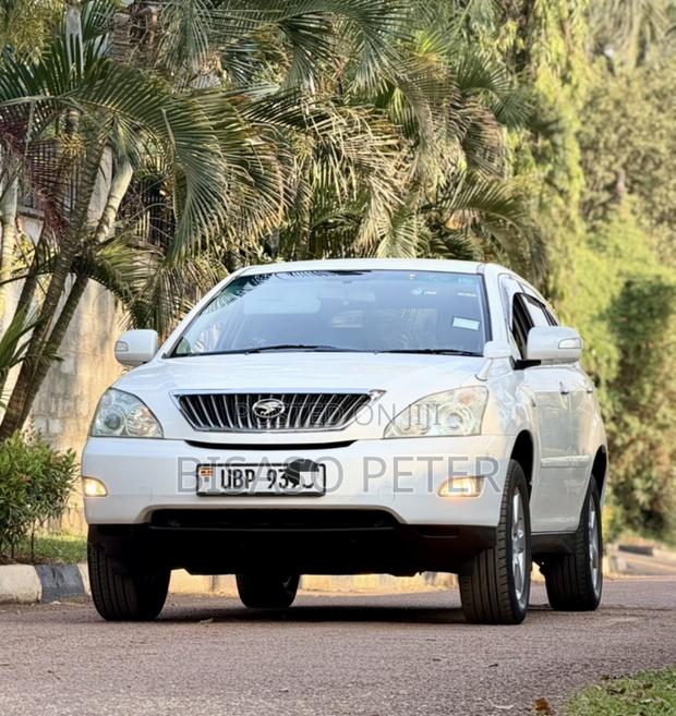 Toyota Harrier 2.4 2010 White