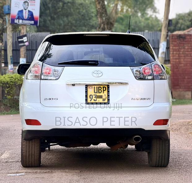 Toyota Harrier 2.4 2010 White