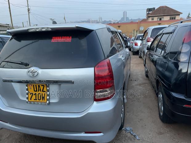Toyota Wish 2004 Silver