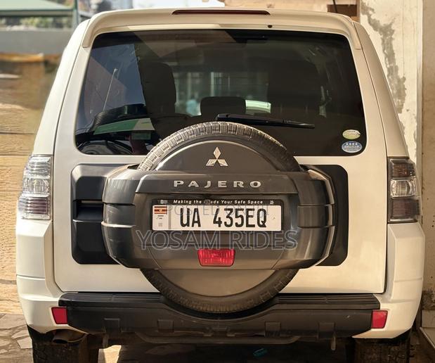 Mitsubishi Pajero 3.0 2010