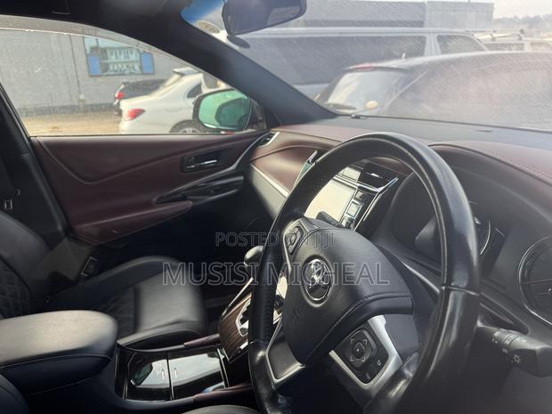 Toyota Harrier 2.0 4WD 2017