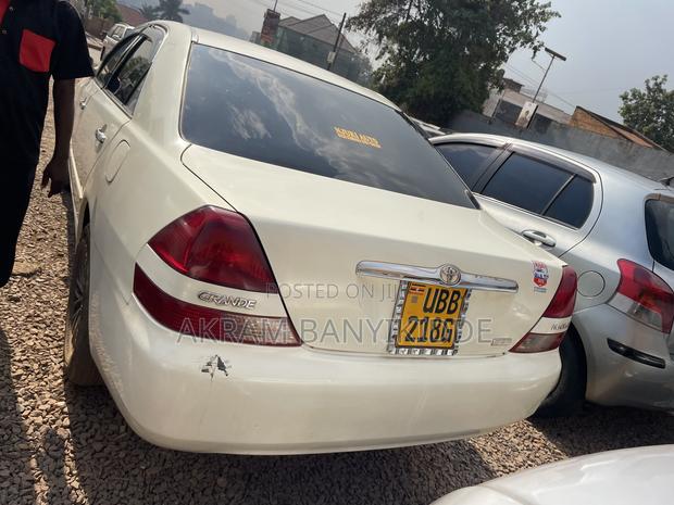 Toyota Mark II 2002 Pearl