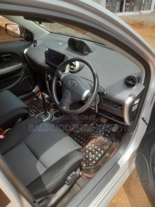Toyota IST 2006 Silver