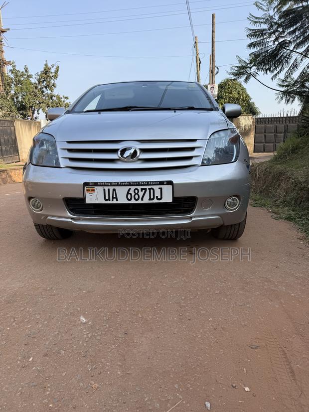 Toyota IST 2006 Silver