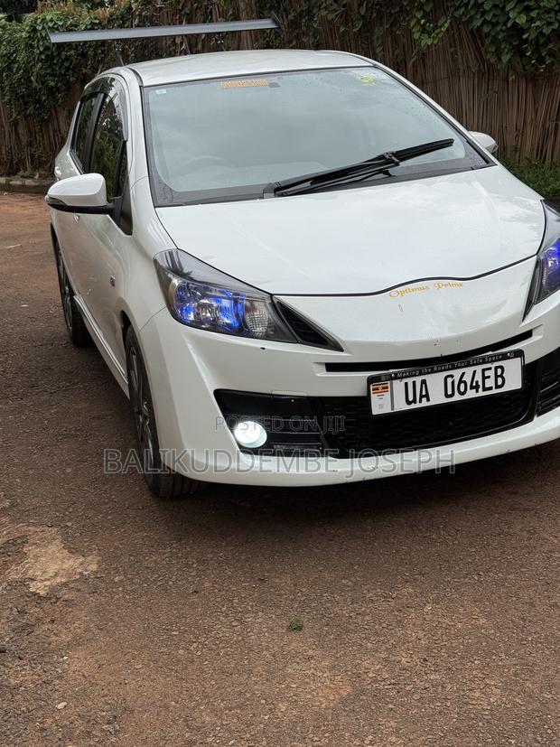 Toyota Vitz 1.5 FWD 5dr 2014 White
