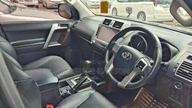 Toyota Land Cruiser Prado 2016 Black