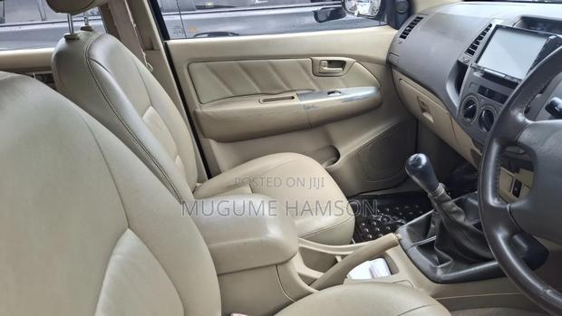 Toyota Hilux 2010 Black