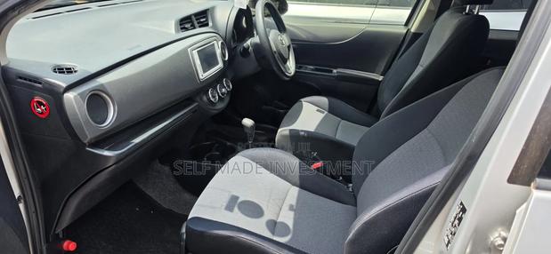Toyota Vitz 2016 Silver
