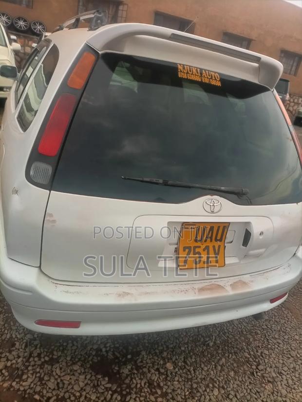 Toyota Caldina 2000 White