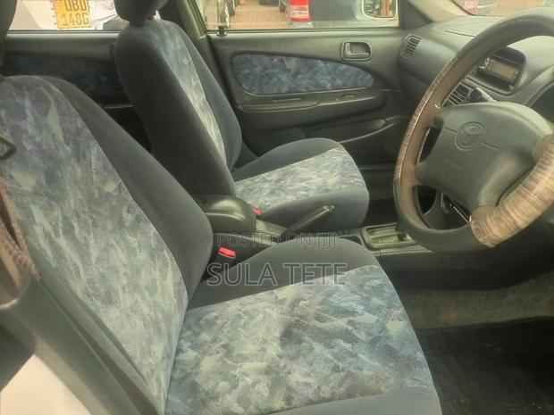 Toyota Caldina 2000 White